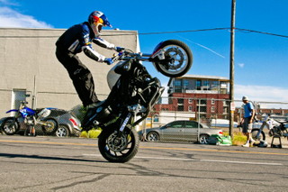 Illustration for article titled 4 Reasons Ex-Stunters Are Better Riders